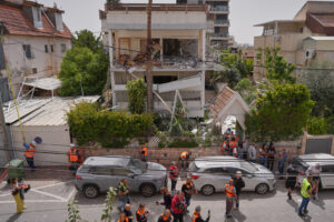 Iran Targets Israel, Kuwait After Trump Gives Deadline for Deal