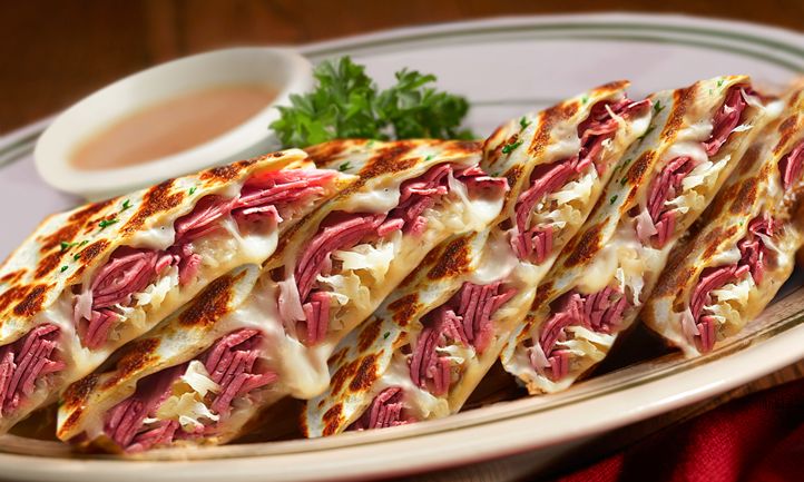 Bennigan’s Honors Irish Roots With 50th Anniversary Blarney Blast