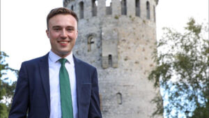 Young Fianna Fáil TDs warn social contract ‘strained to breaking point’