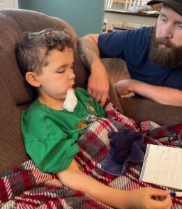 Más niños llegan a salas de emergencias con dolor de muelas. Los recortes de Trump y la lucha anti flúor de RFK Jr. no ayudan