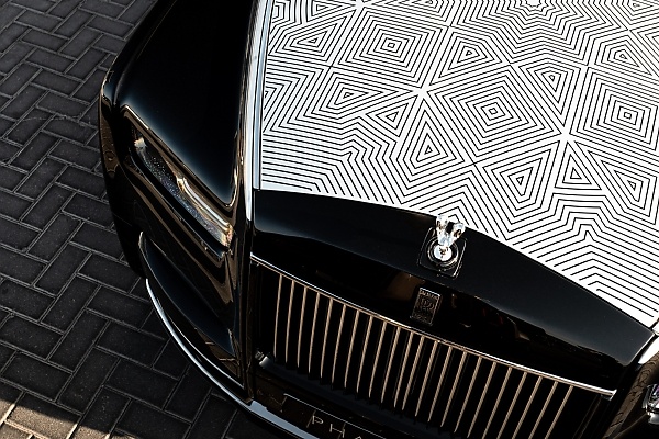 One-off Rolls-Royce Phantom Arabesque Debut With World’s First Laser-engraved Bonnet