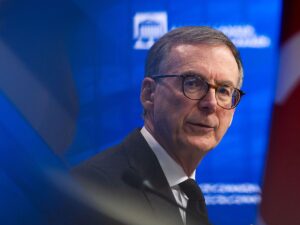 Trump Urges Latin America to Use Military Against Cartels