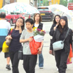 Tomb sweepers brave Ching Ming Festival downpours