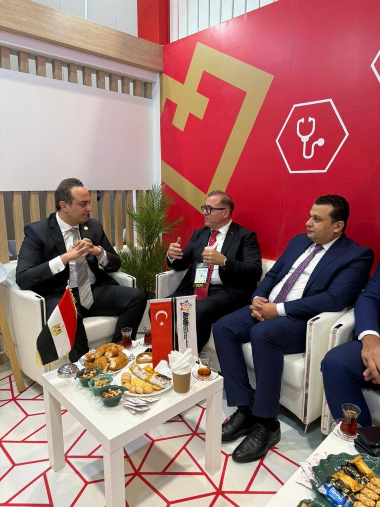 Egypt explores healthcare cooperation with Türkiye at global health event in Dubai