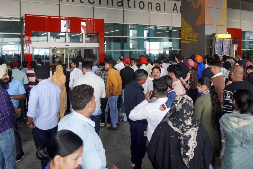 Flight Chaos Across Asia: Over 1400 Delays, 67 Cancellations Leave Thousands Stranded