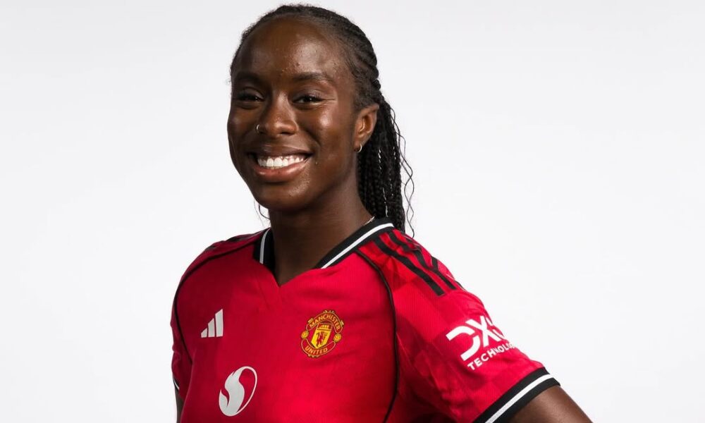 Meet Simi Awujo: Manchester United’s 22-Year-Old Nigerian-Heritage Midfielder