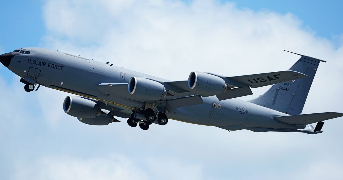 4 U.S. crew members killed, 2 missing after refueling plane crashes in Iraq