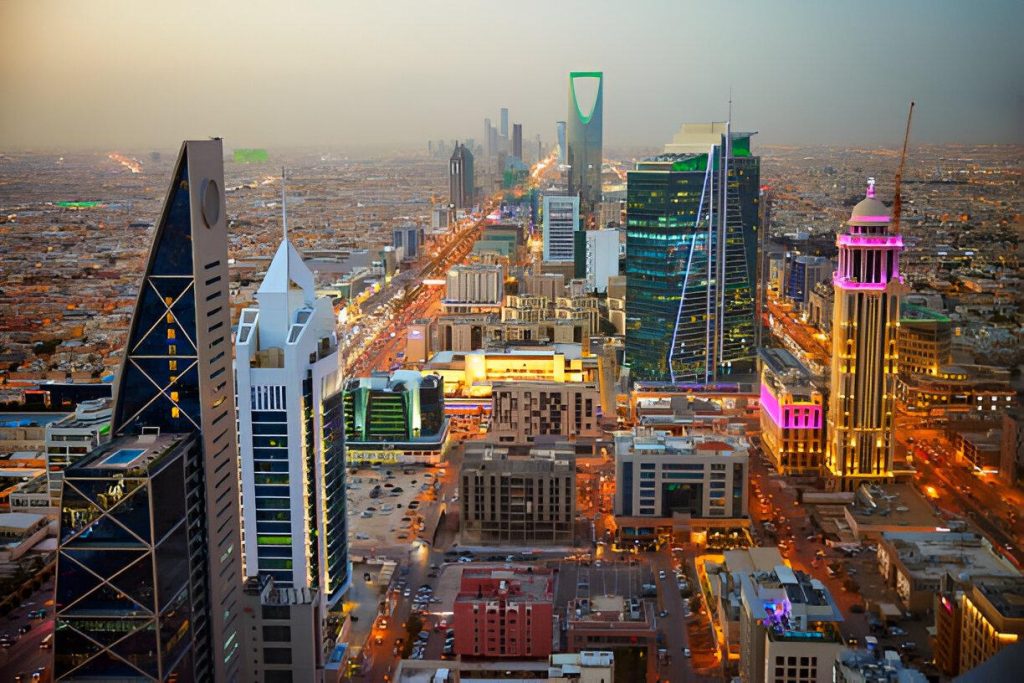 Saudi Arabia Addresses Expired Visit, Umrah Visas Amid Travel Disruptions