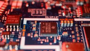 Infineon executive urges Europe to build larger, automated fabs