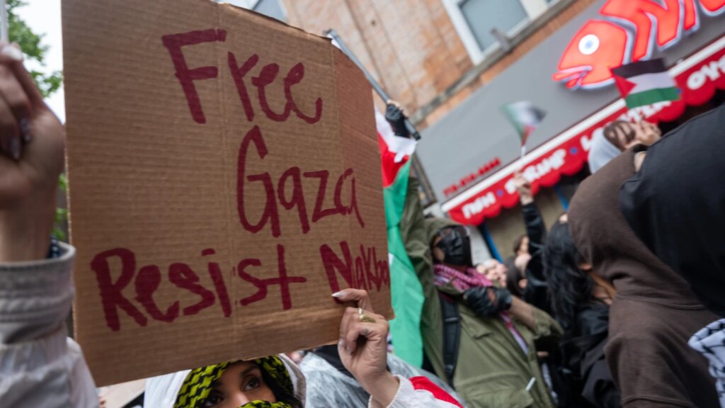 WATCH: Palestinian flag flown as rioters take over Queens street