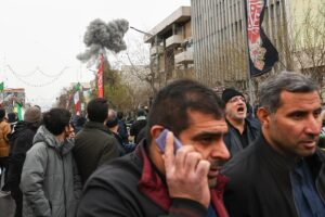 U.S. orders 2,500 Marines and an amphibious assault ship to Mideast after almost 2 weeks of war