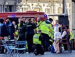 Fourteen Elizabeth line passengers receive medical treatment after reports of ‘smell of chemicals’ and people ‘feeling unwell’ on Farringdon station platform