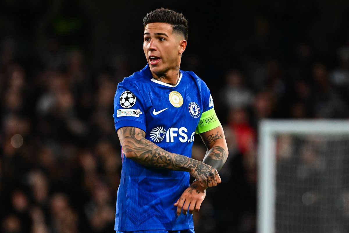 Fernandez Leaves Chelsea Future Open After PSG Hammering