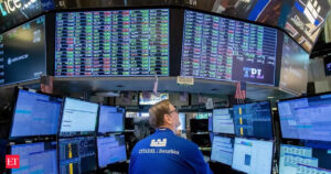 Why are S&P 500 and Nasdaq up while Dow Jones down today, and will US stock markets continue to witness wild swings? Biggest gainers, losers, analysts insights, market outlook and what should investors do now