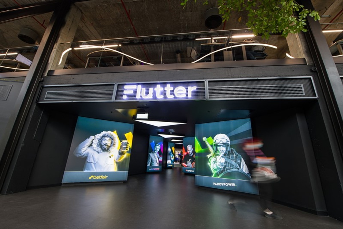 Paddy Power owner’s London exit fears mount as shares slide