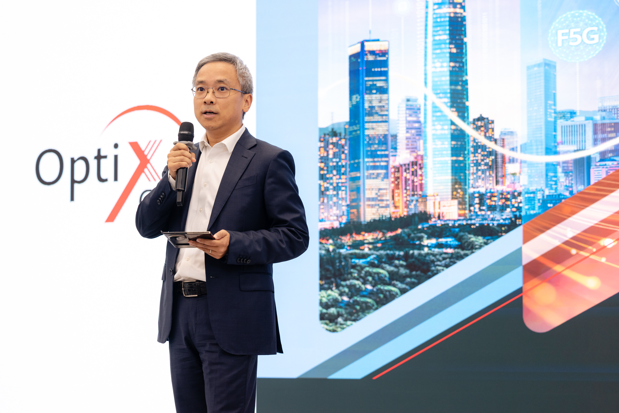 Huawei pushes AI-ready networks as demand for data surges