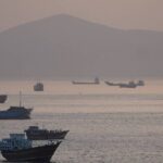 US says it has missile destroyers in Gulf and two American ships have crossed Strait, World News