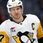 Sidney Crosby Photobombs Couple’s Surprise Proposal