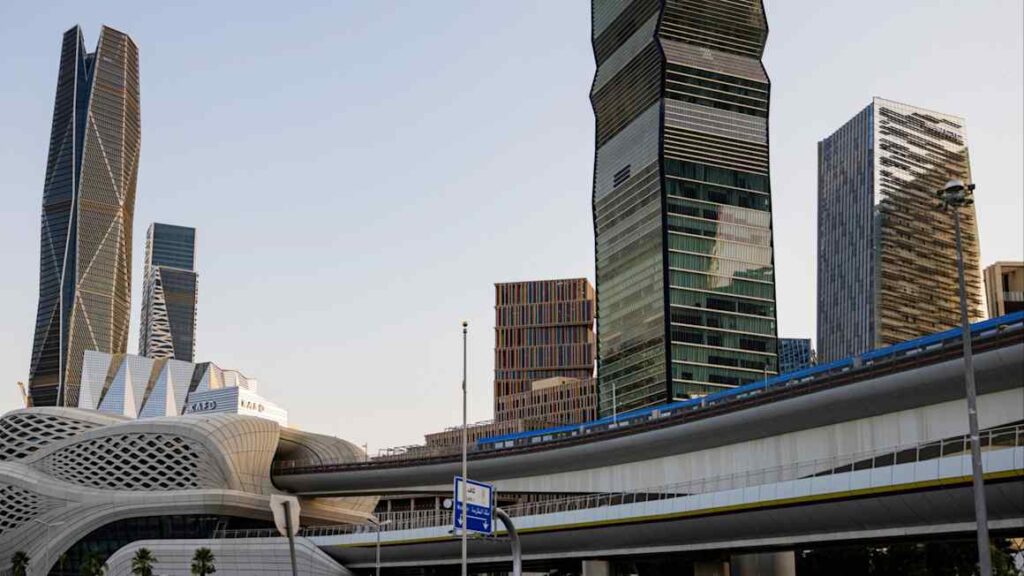 Saudi Arabia stops new work for consultants as war rattles finances