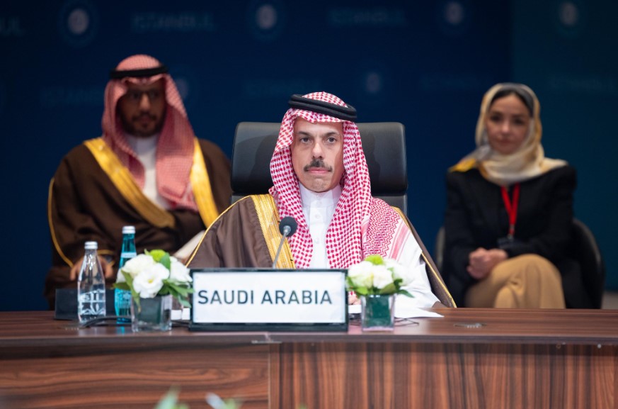 Saudi Arabia Praises Trump for Prioritizing Diplomacy, Urges Iran to Respond Positively