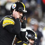 Aaron Rodgers climbs list of oldest QBs in NFL history with Steelers return