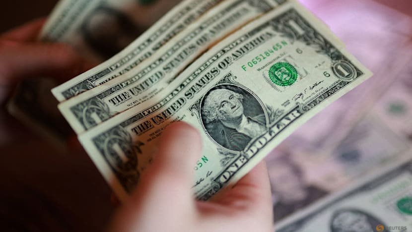 Dollar climbs for fifth straight day as Fed rate hike bets grow