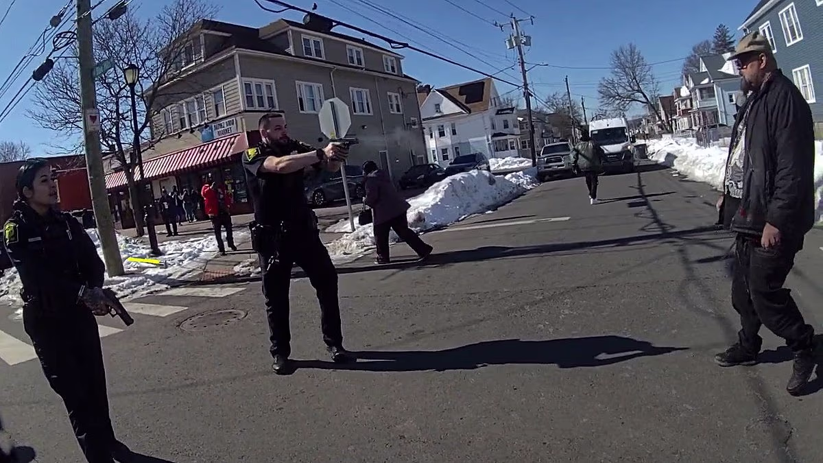 Breaking News: Connecticut Officer Faces Manslaughter Charges in Controversial Case of Black Man’s Death