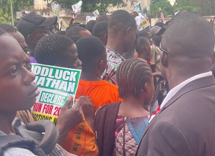 Youths Stage Rally At Goodluck Jonathan’s Home, Ask Him To Contest 2027 Election
