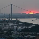Oil prices jump, stocks retreat on US-Iran deadlock
