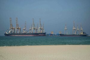 Gulf countries’ plans to bypass Strait of Hormuz still far off, experts warn