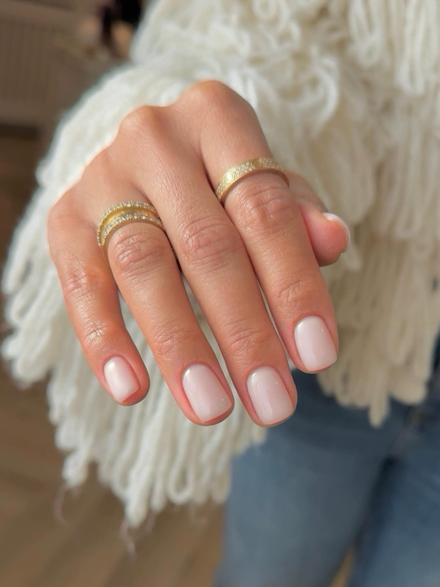 The Italian Manicure Is the Secret to Making Short Nails Look Longer