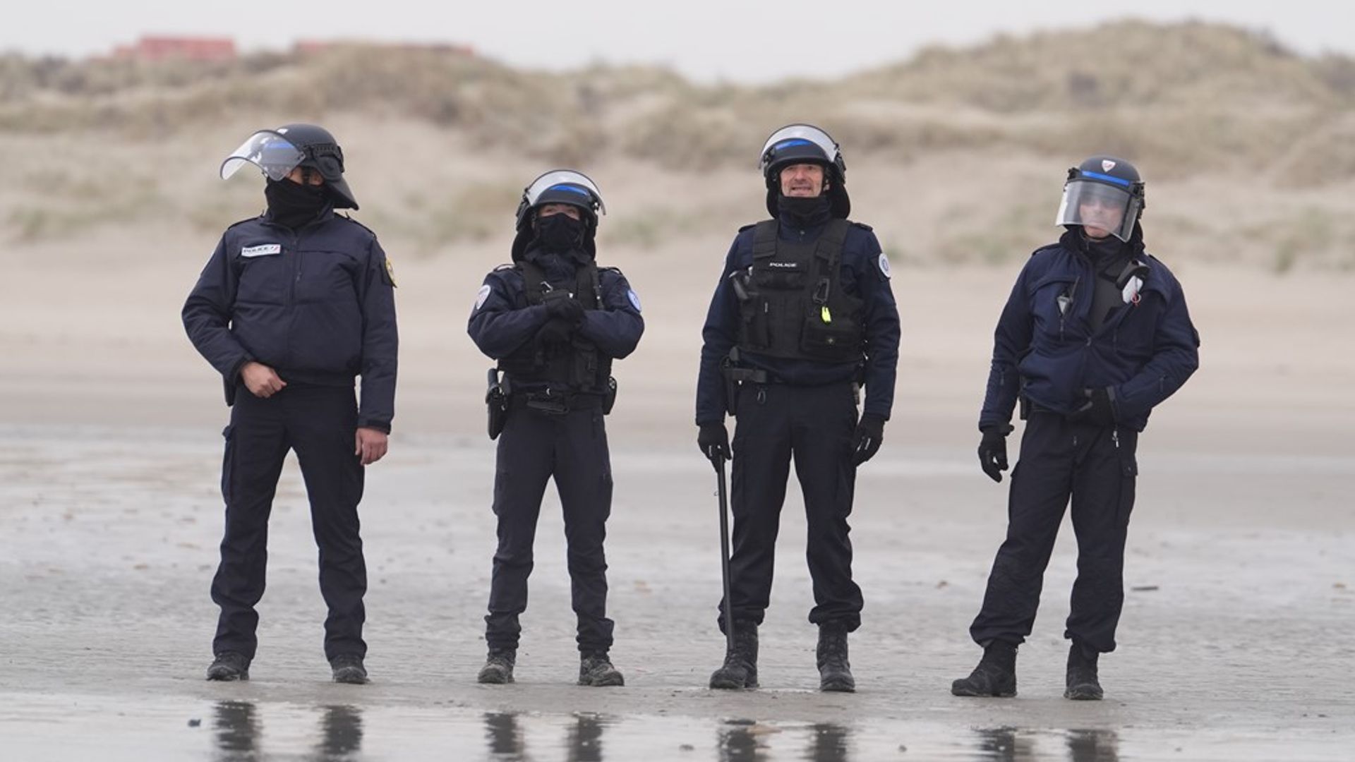 Riot police to help stop small boat crossings