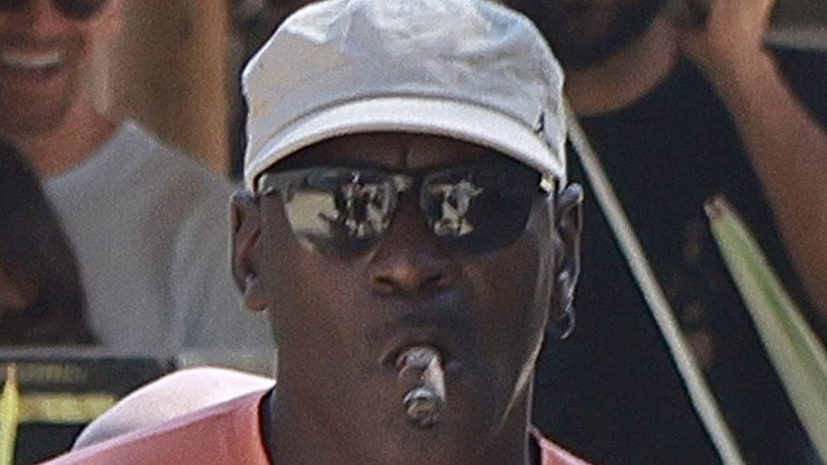 Michael Jordan Unveils Stunning Physique: Experts Share Behind-the-Scenes Insights