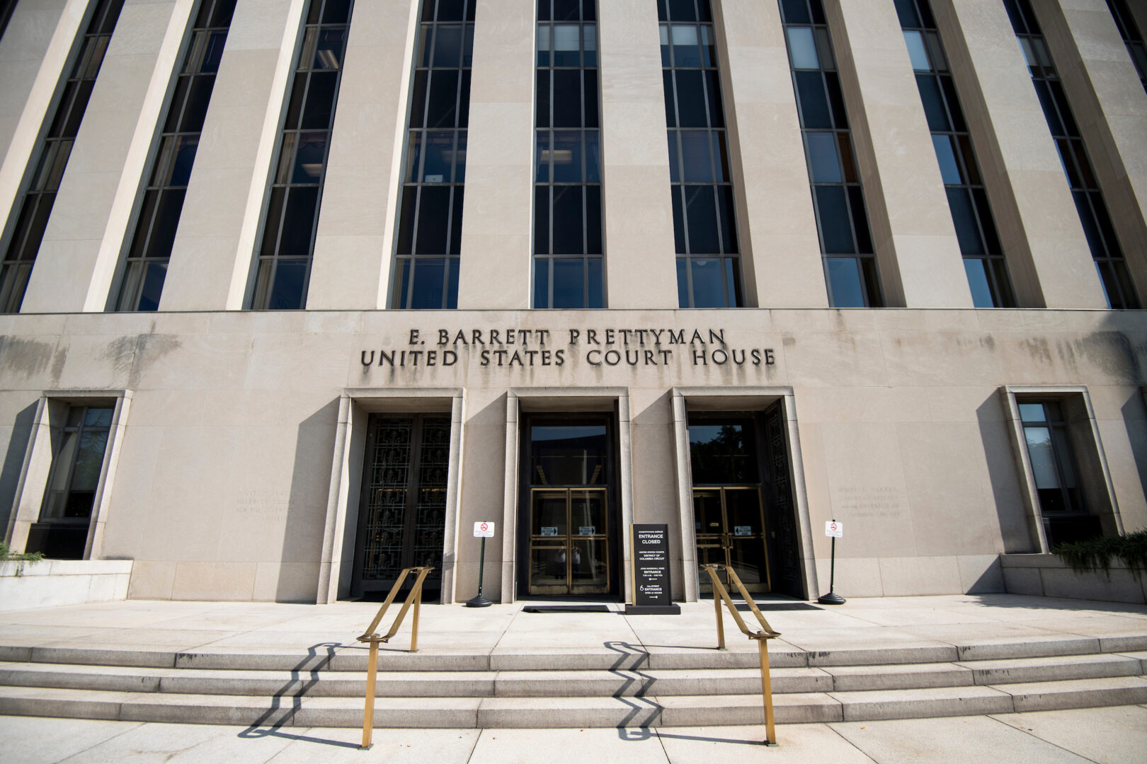 Judge warns attorney for Jan. 6 pipe bomber suspect
