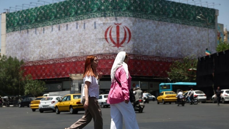 Qatari Officials Arrive In Tehran To Press Peace Process