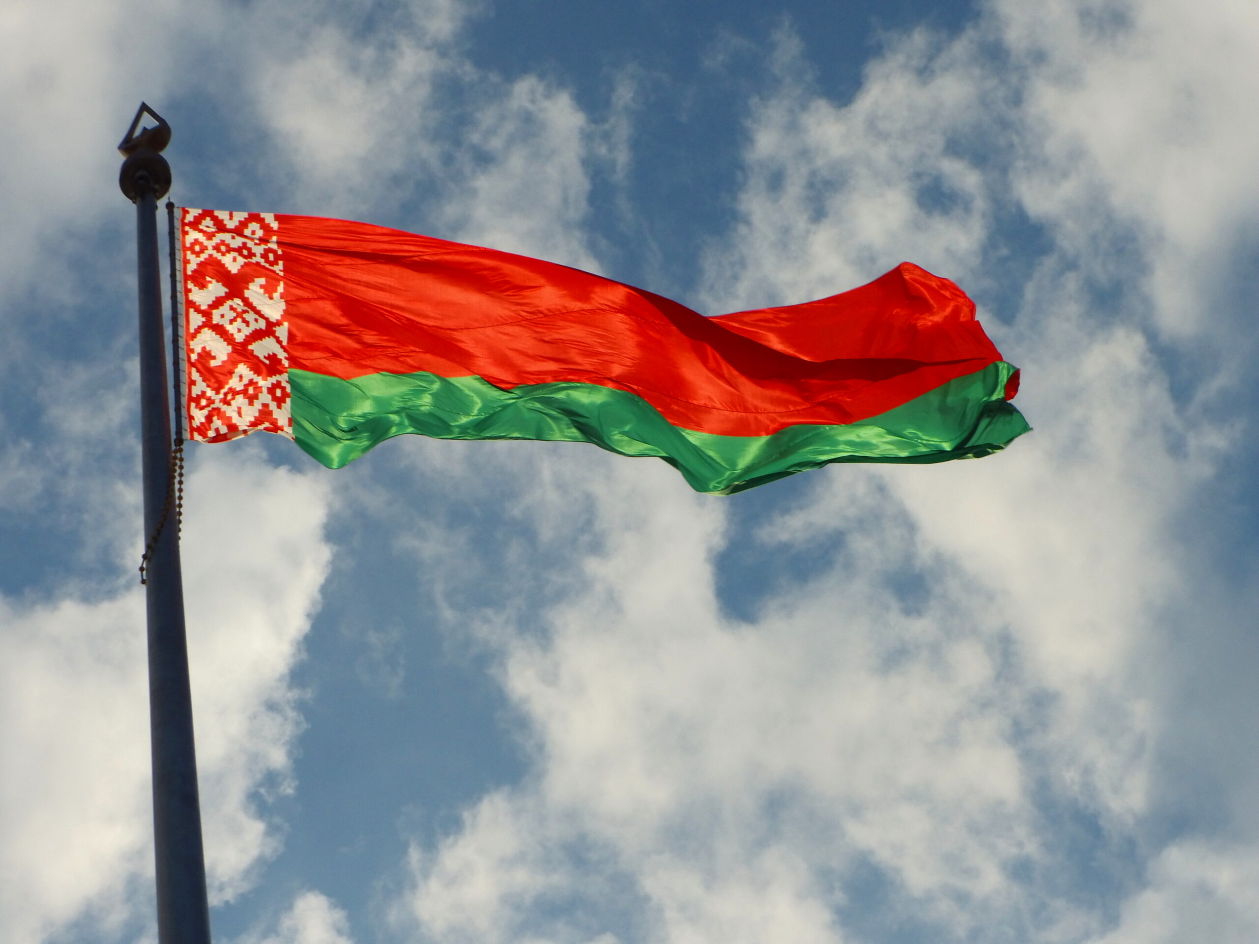Investment minister mull boosting cooperation between Egyptian, Belarusian bourses