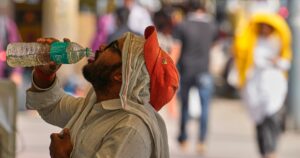 Heat wave empties roads and markets in north India as some farmers turn to nighttime work, Asia News