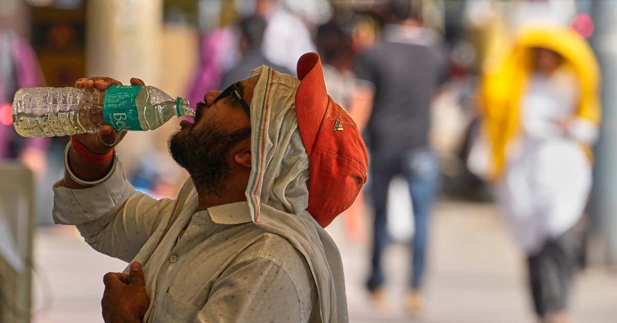Heat wave empties roads and markets in north India as some farmers turn to nighttime work, Asia News