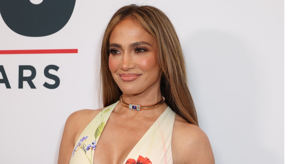 Jennifer Lopez’s Gingham Dress Is Still Trending — Shop the $40 Version
