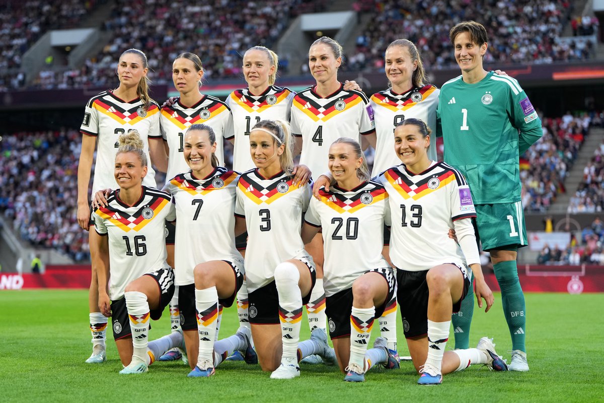 Schuller celebrating as Germany qualify