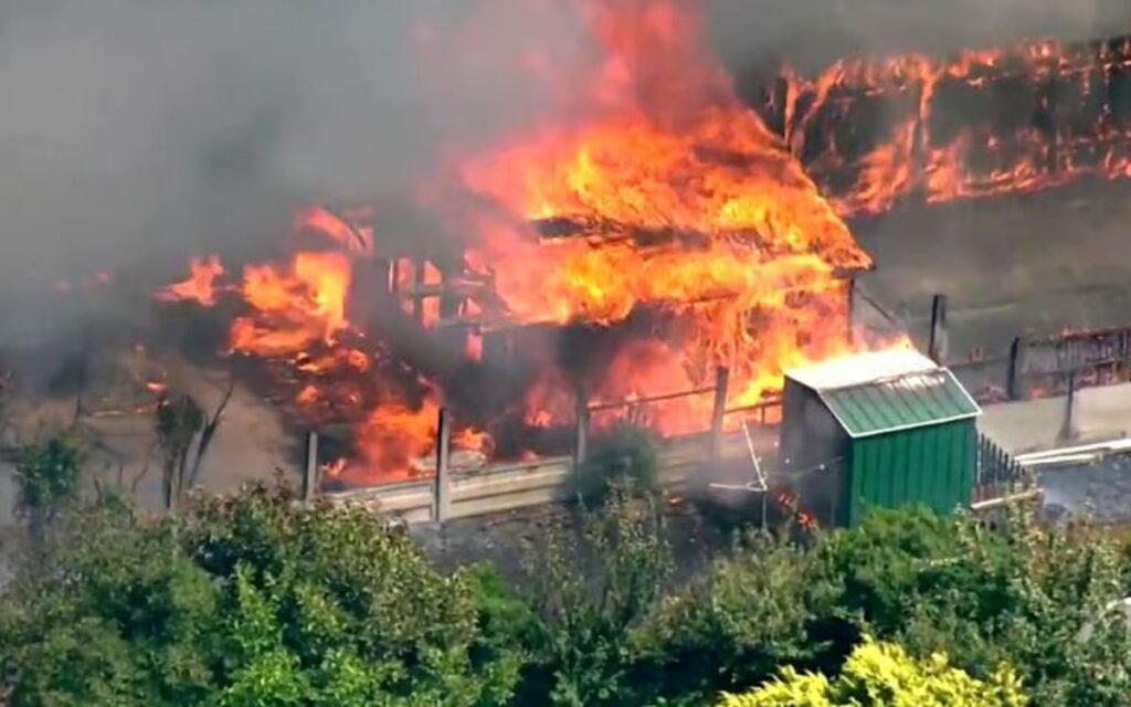 Wildfire alert for London as temperatures soar in heatwave towards record 33C for May