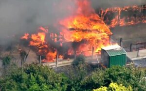 Wildfire alert for London as temperatures soar in heatwave towards record 33C for May
